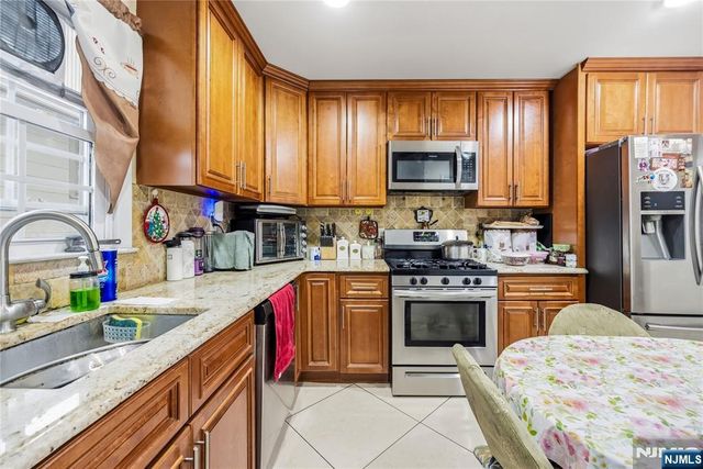 698 Fairview Avenue, Fairview, NJ 07022