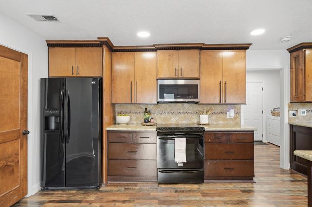 79 Summers Wind Street, Conroe, TX 77356