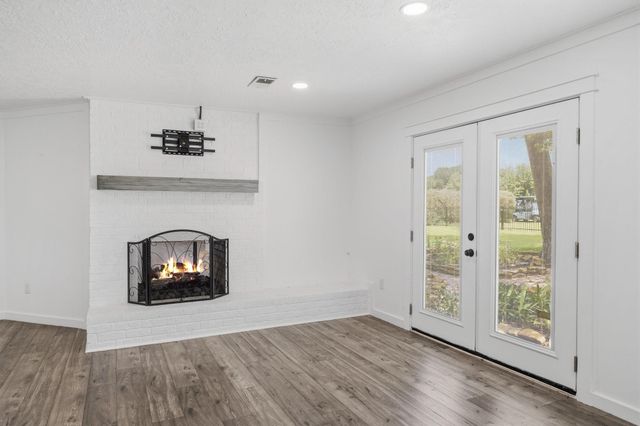 79 Summers Wind Street, Conroe, TX 77356