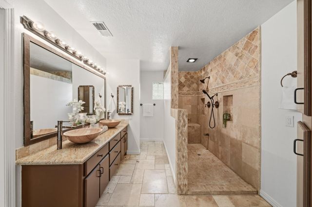79 Summers Wind Street, Conroe, TX 77356