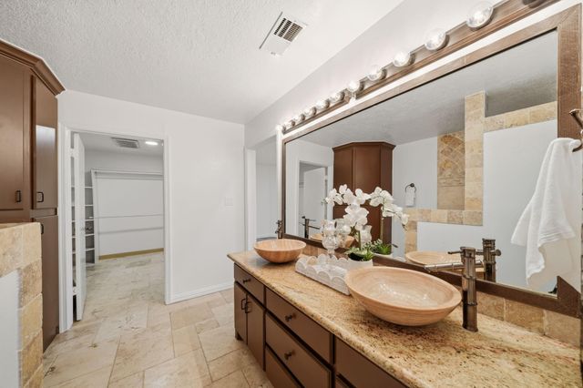 79 Summers Wind Street, Conroe, TX 77356