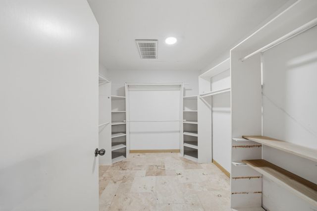 79 Summers Wind Street, Conroe, TX 77356