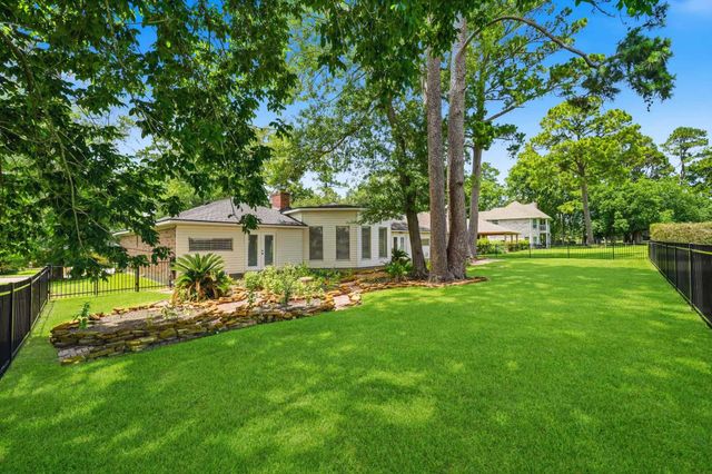 79 Summers Wind Street, Conroe, TX 77356