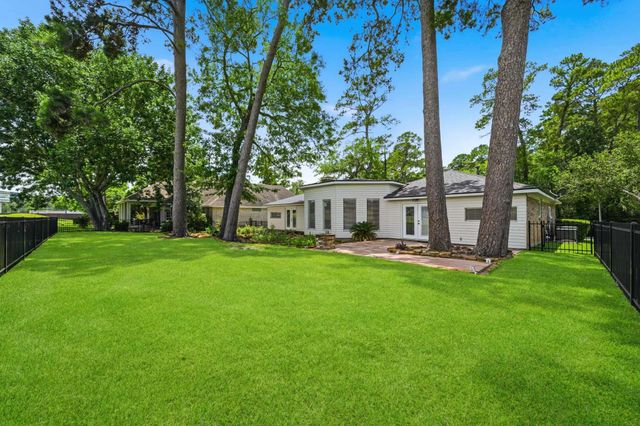 79 Summers Wind Street, Conroe, TX 77356