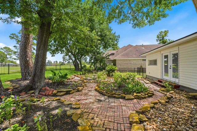 79 Summers Wind Street, Conroe, TX 77356