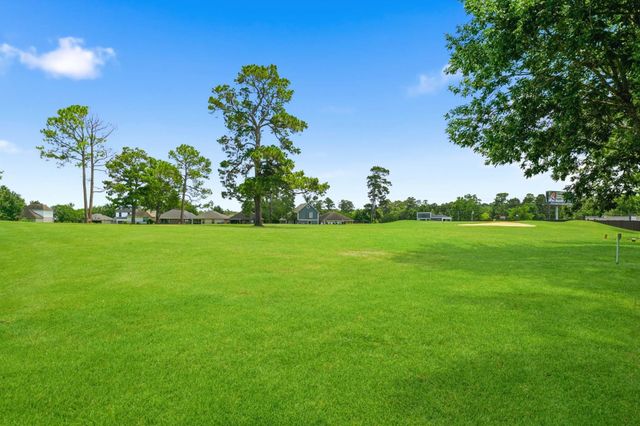 79 Summers Wind Street, Conroe, TX 77356