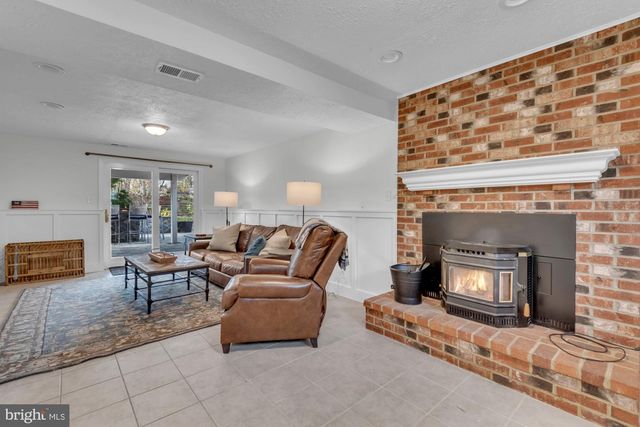 884 WILLYS DR, Arnold, MD 21012