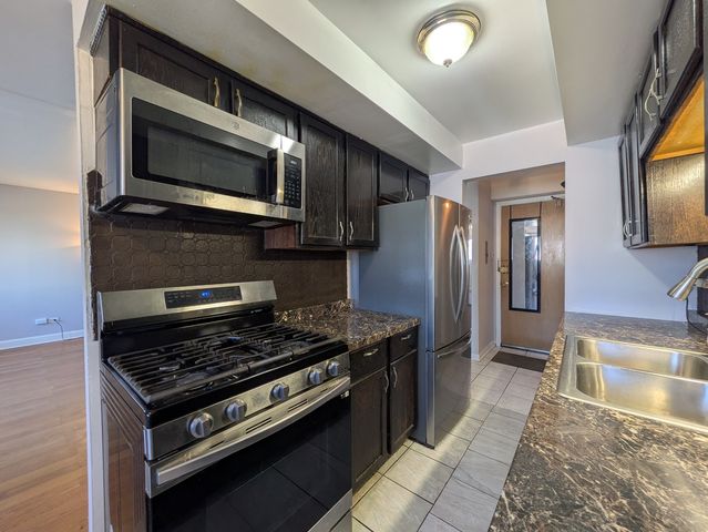 7540 N RIDGE Boulevard 2C, Chicago, IL 60645