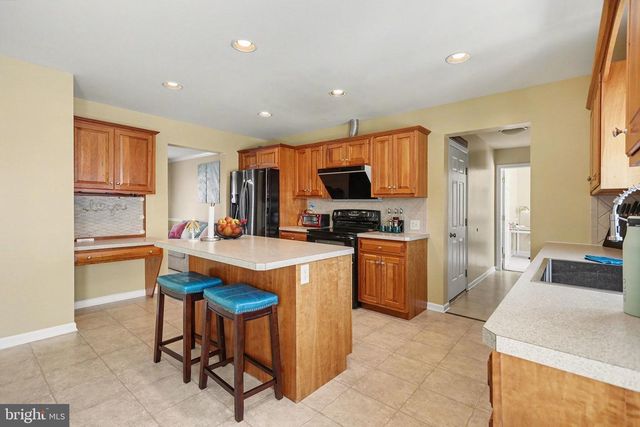 50 ANGELA LN, York, PA 17402