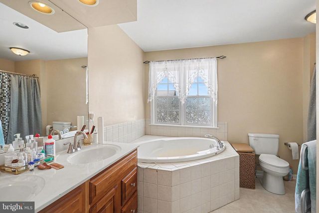 50 ANGELA LN, York, PA 17402