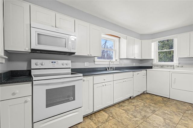 51 South Street, Leroy, NY 14482