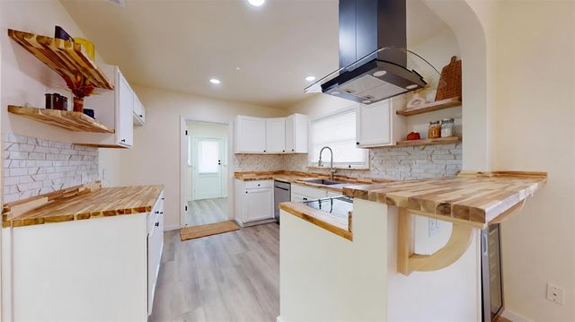 225 Merced Ave, Modesto, CA 95351