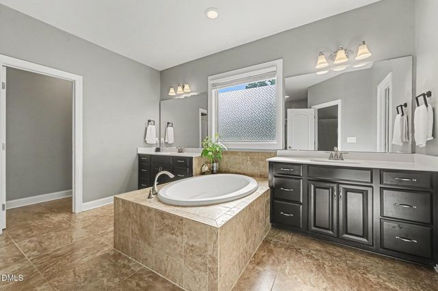 6600 Mountain Oaks Way, Wake Forest, NC 27587