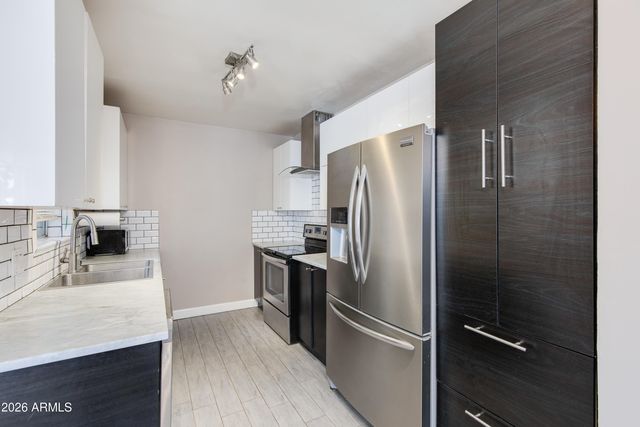 102 W MARYLAND Avenue C1, Phoenix, AZ 85013