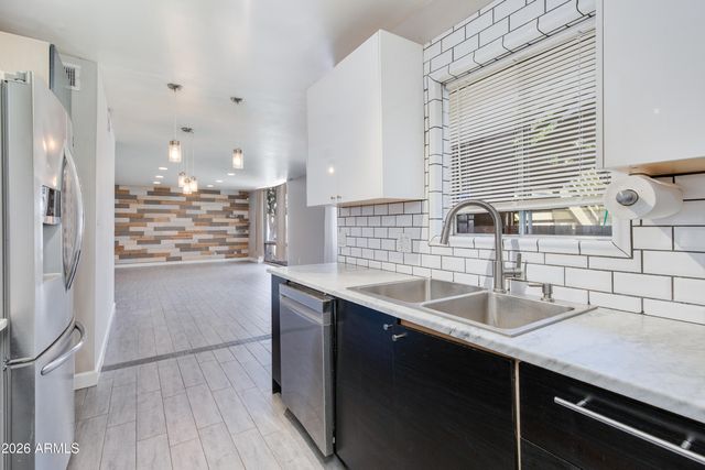 102 W MARYLAND Avenue C1, Phoenix, AZ 85013