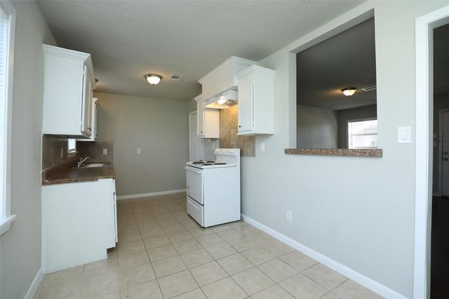 10322 Cathedral Drive, Houston, TX 77051