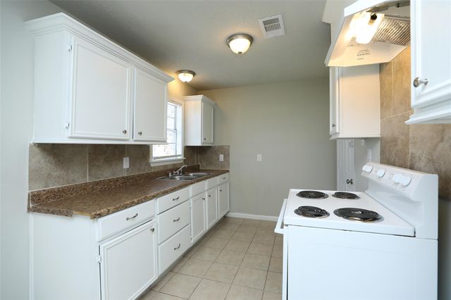 10322 Cathedral Drive, Houston, TX 77051