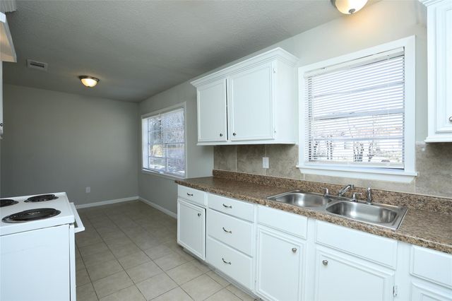 10322 Cathedral Drive, Houston, TX 77051