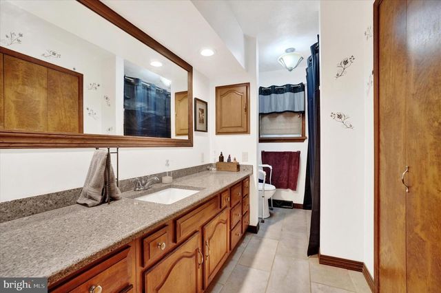 14181 WOLF RD, Felton, PA 17322