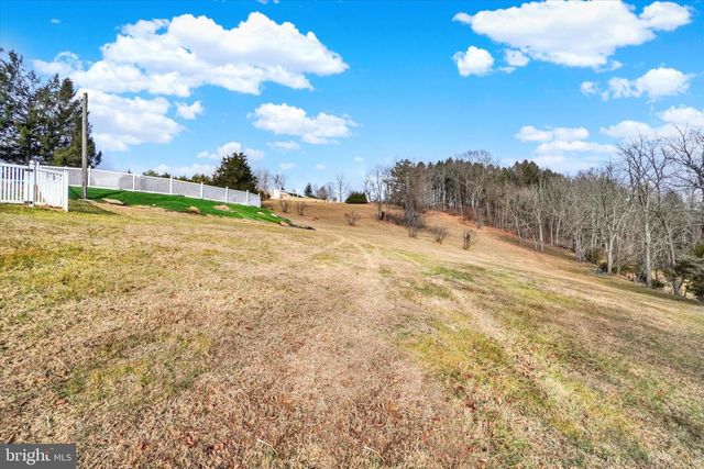 14181 WOLF RD, Felton, PA 17322