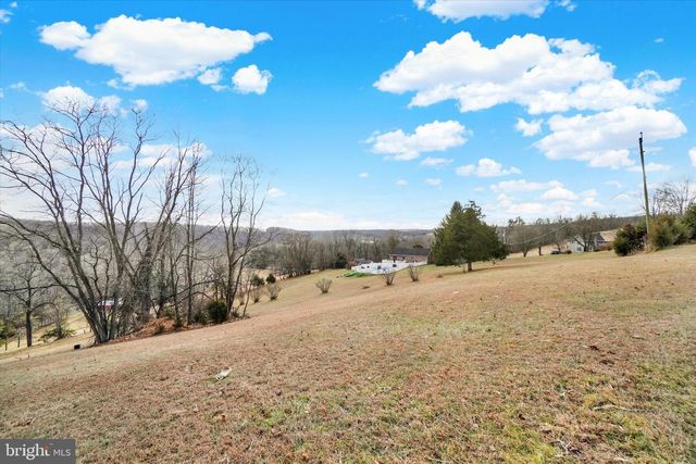 14181 WOLF RD, Felton, PA 17322