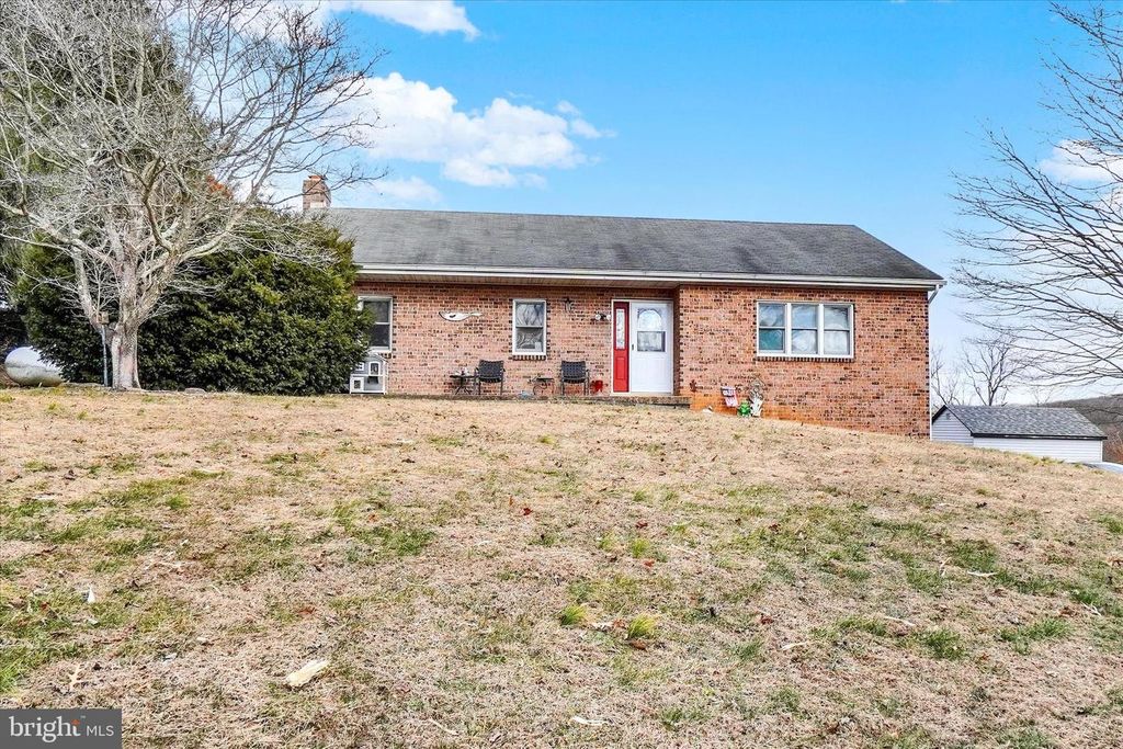 14181 WOLF RD, Felton, PA 17322