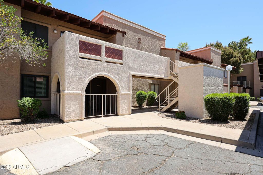 5757 W EUGIE Avenue W 2113, Glendale, AZ 85304