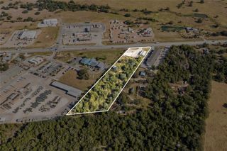 3250 E Austin ST, Giddings, TX 78942