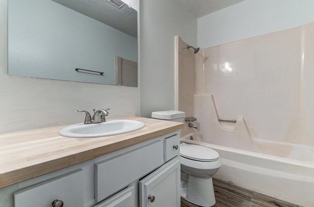 10105 Woodland Village DR, Austin, TX 78750
