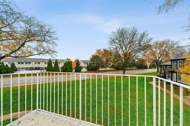 608 Inverrary Lane 608, Deerfield, IL 60015
