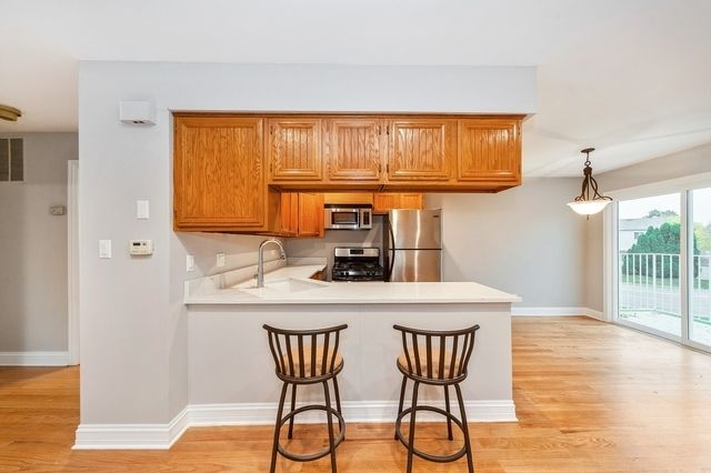 608 Inverrary Lane 608, Deerfield, IL 60015