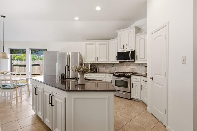 13416 Moonlit Lake Lane, Pearland, TX 77584