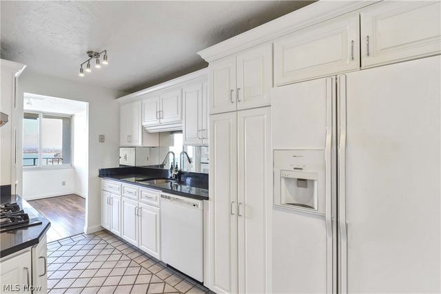 12900 Lake Avenue 1624, Lakewood, OH 44107