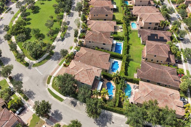 7276 NW 112th Way, Parkland, FL 33076