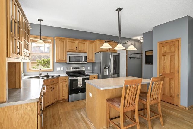 17452 Goodland Path, Lakeville, MN 55044