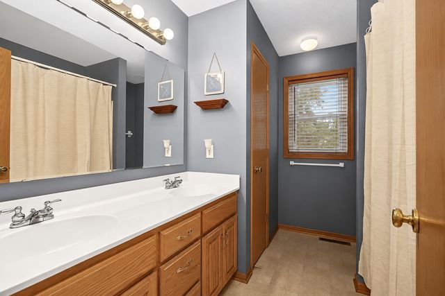 17452 Goodland Path, Lakeville, MN 55044
