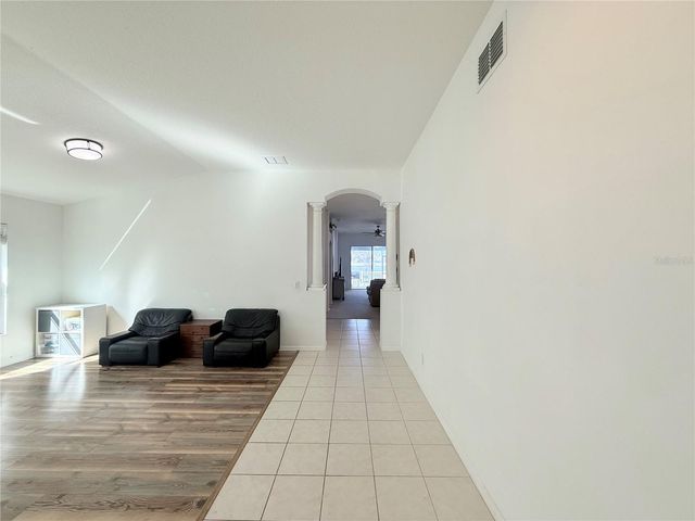 8415 CANTERBURY LAKE BOULEVARD, Tampa, FL 33619