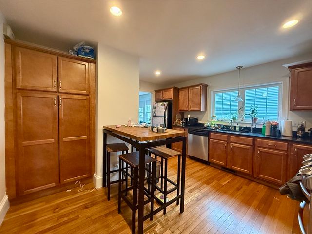 253 Brown St. 1, Waltham, MA 02453