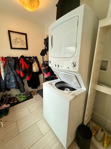 253 Brown St. 1, Waltham, MA 02453