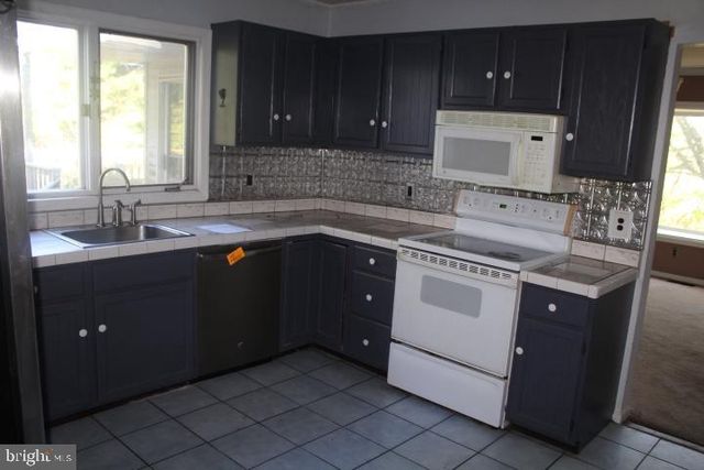490 FRANKLINVILLE RD, Mullica Hill, NJ 08062