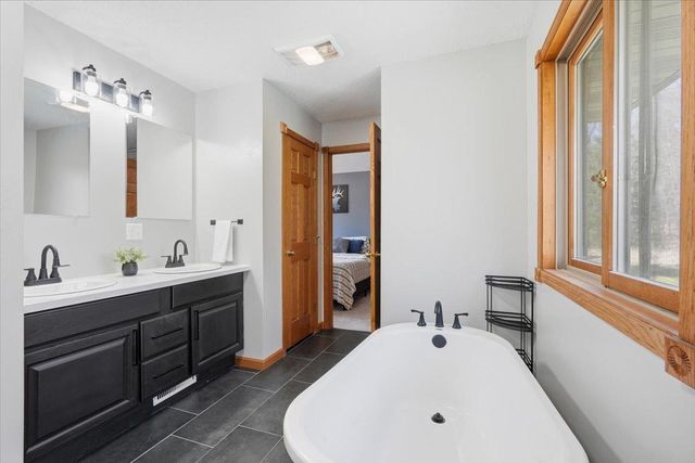 1226 Old Mill Road, New Richmond, WI 54017