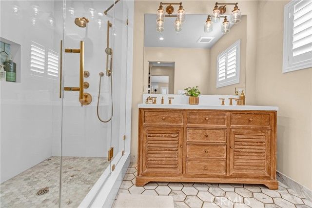 9929 Park St, Bellflower, CA 90706