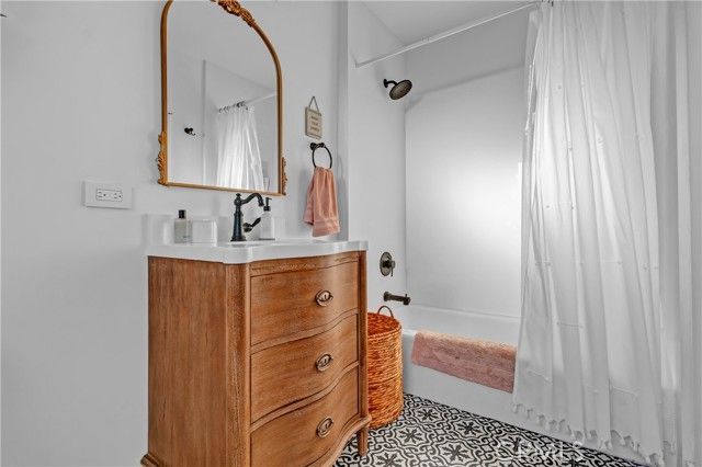 9929 Park St, Bellflower, CA 90706