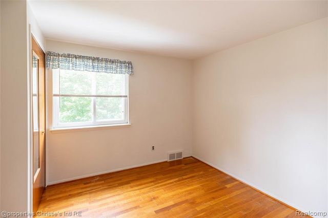 11675 Monsbrook Court, Sterling Heights, MI 48312