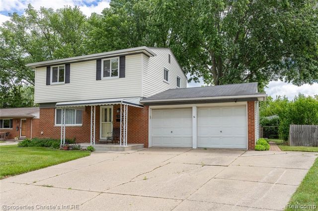 11675 Monsbrook Court, Sterling Heights, MI 48312