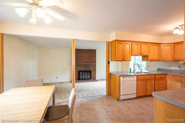 11675 Monsbrook Court, Sterling Heights, MI 48312