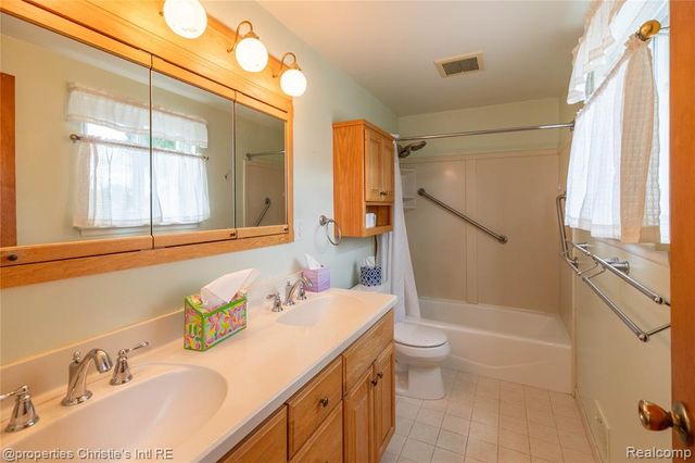 11675 Monsbrook Court, Sterling Heights, MI 48312