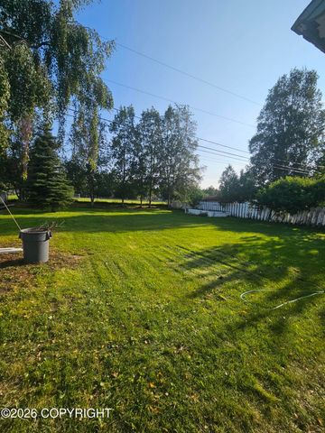 724 W 72nd Avenue, Anchorage, AK 99518