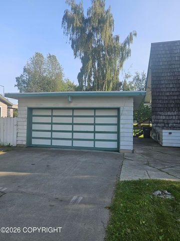 724 W 72nd Avenue, Anchorage, AK 99518