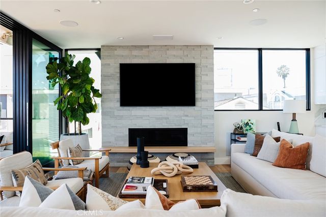 3203 Vista Drive, Manhattan Beach, CA 90266